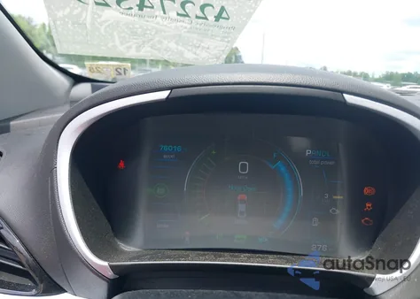 2017 Chevrolet Volt Lt z USA, uszkodzony, nr VIN 1G1RC6S57HU207735